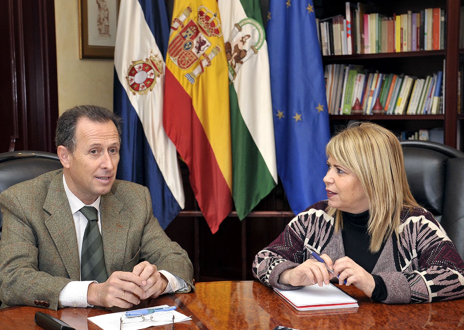 alcaldesa_recibe_pres_mancomunidad_municipios_cadiz.jpg
