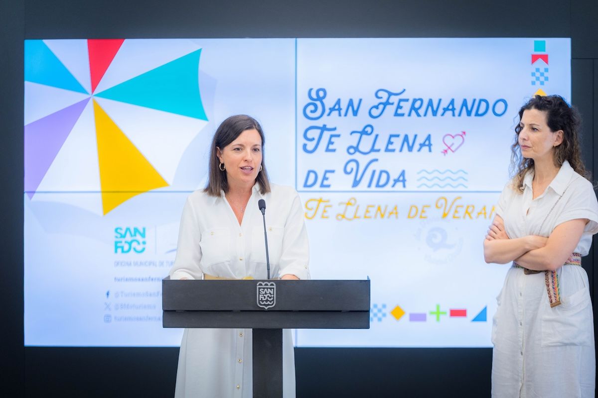 La alcaldesa de San Fernando durante la presentación del programa de verano. 