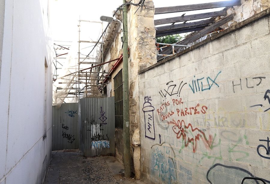Finca de la calle Cocheras, en el centro de Jerez, que se convertirá en viviendas.