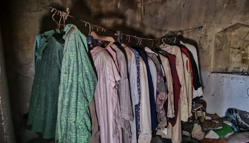 Enseres intactos de una casa.