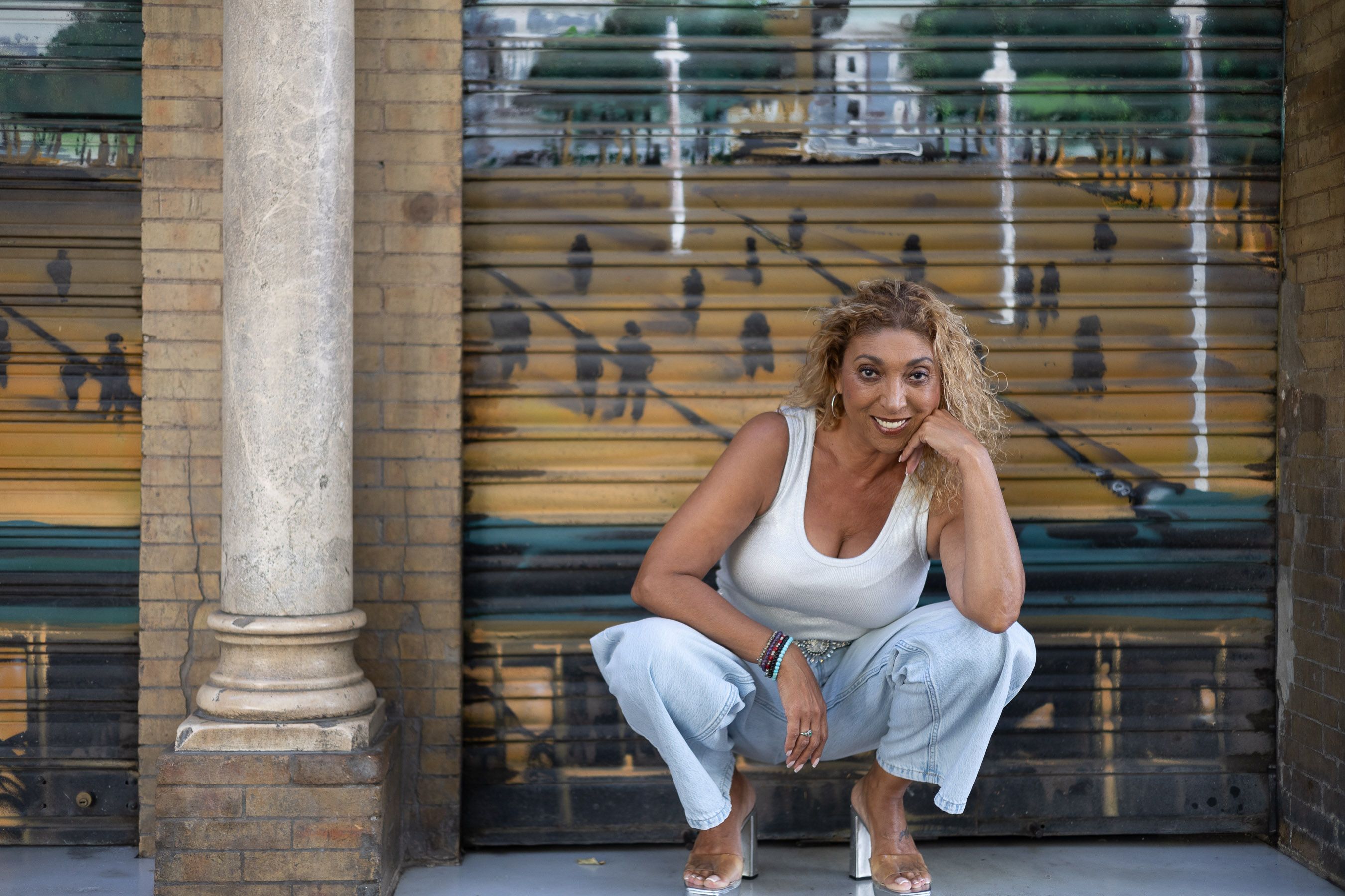 Esperanza Fernández posa para lavozdelsur.es tras la entrevista.