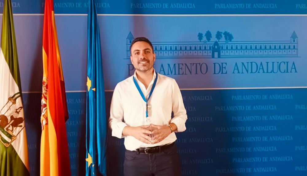 El alcalde de Vejer en el Parlamento de Andalucía.