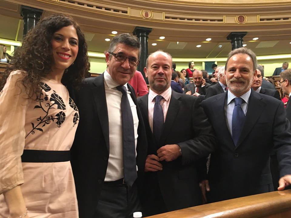 diputados_cadiz_con_patxi_lopez.jpg