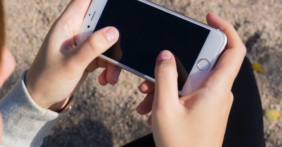 Una menor de 12 años ha asfixiado a su prima de 8 tras una pelea por un iPhone.