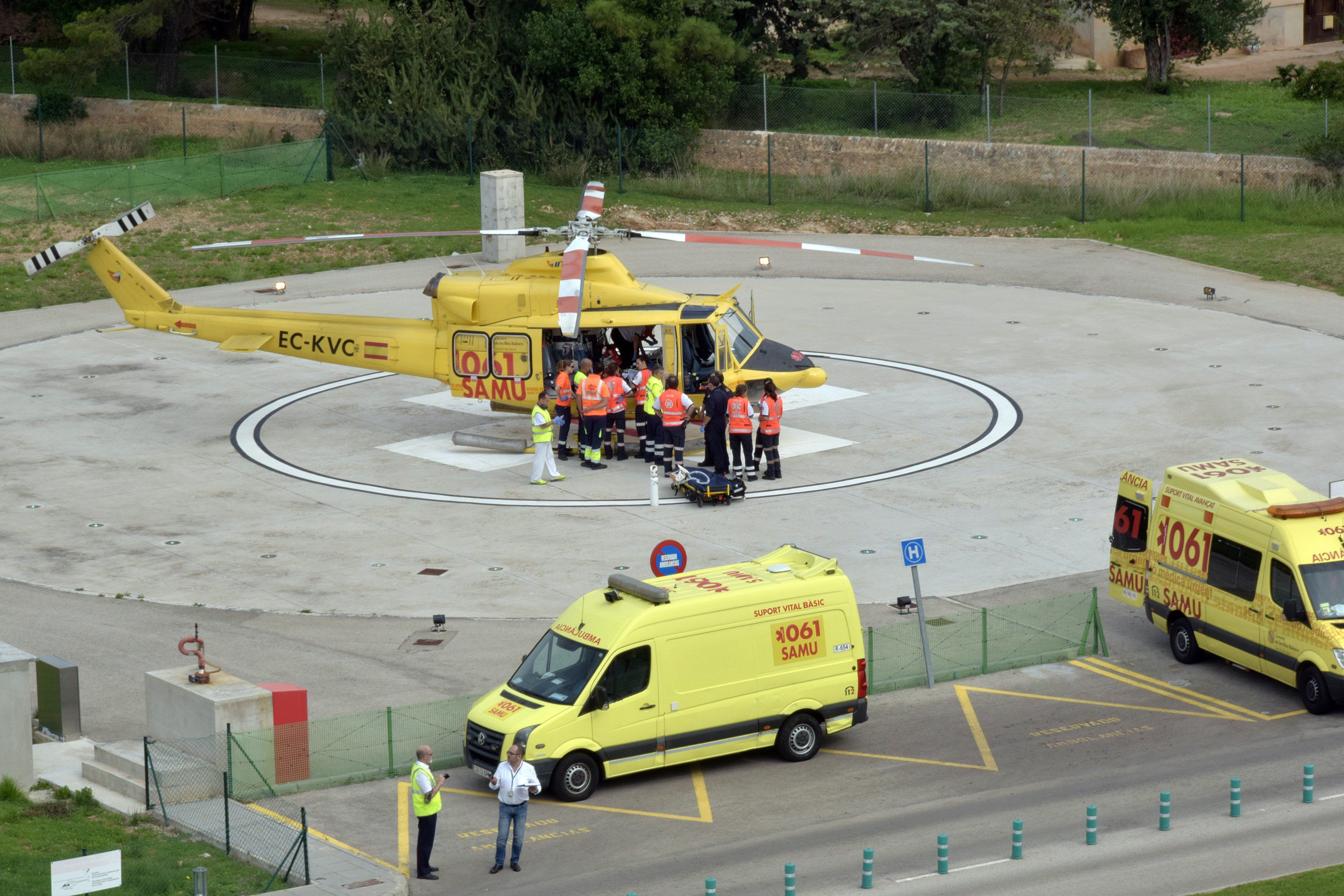 Un servicio de emergencia en el hospital Son Espases, donde se encuentra en la UCI el bebé tras la brutal agresión. Un servicio de emergencia en el hospital Son Espases, donde se encuentra en la UCI el bebé tras la brutal agresión.