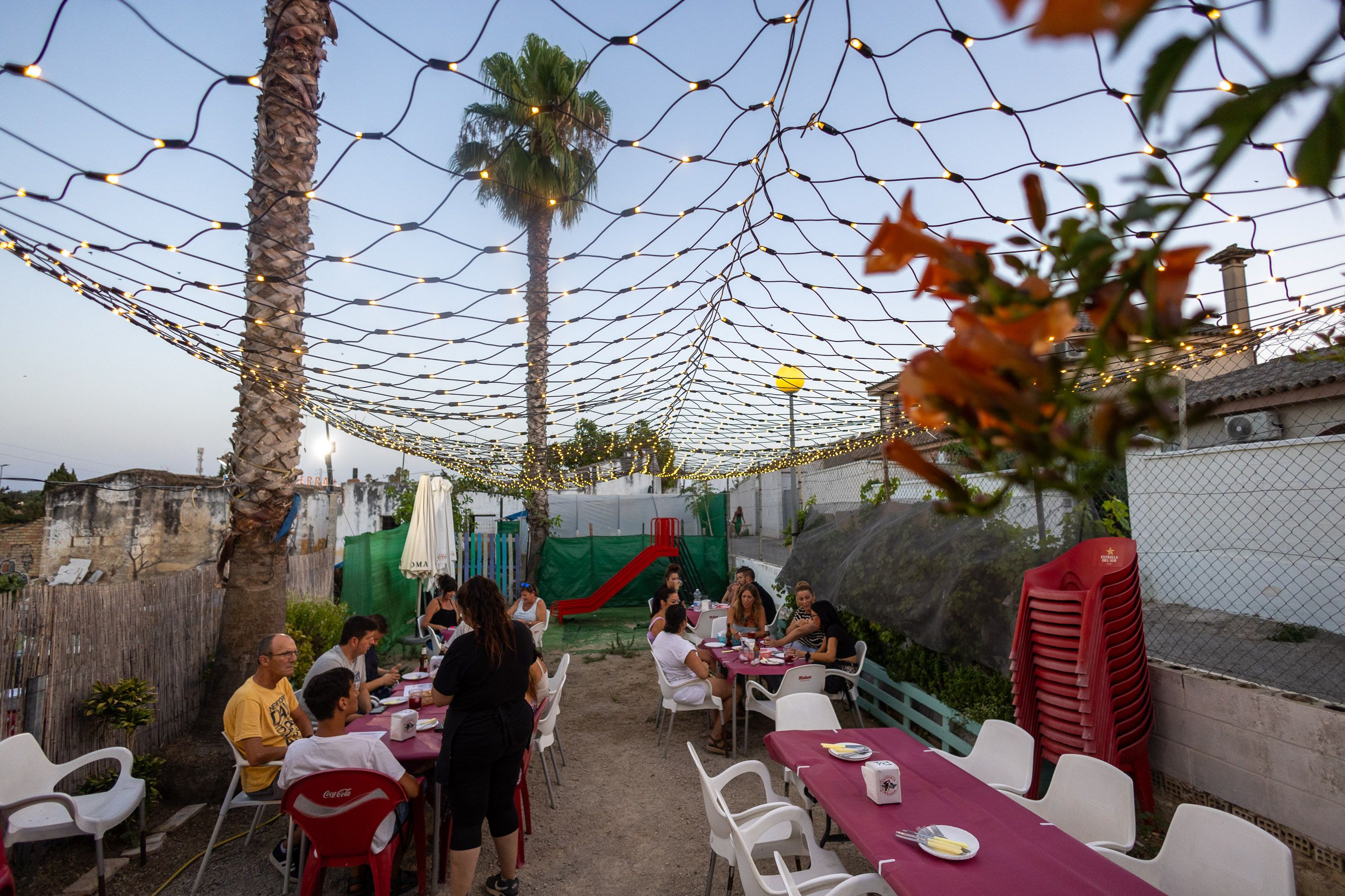 Interior del establecimiento con aires marineros.