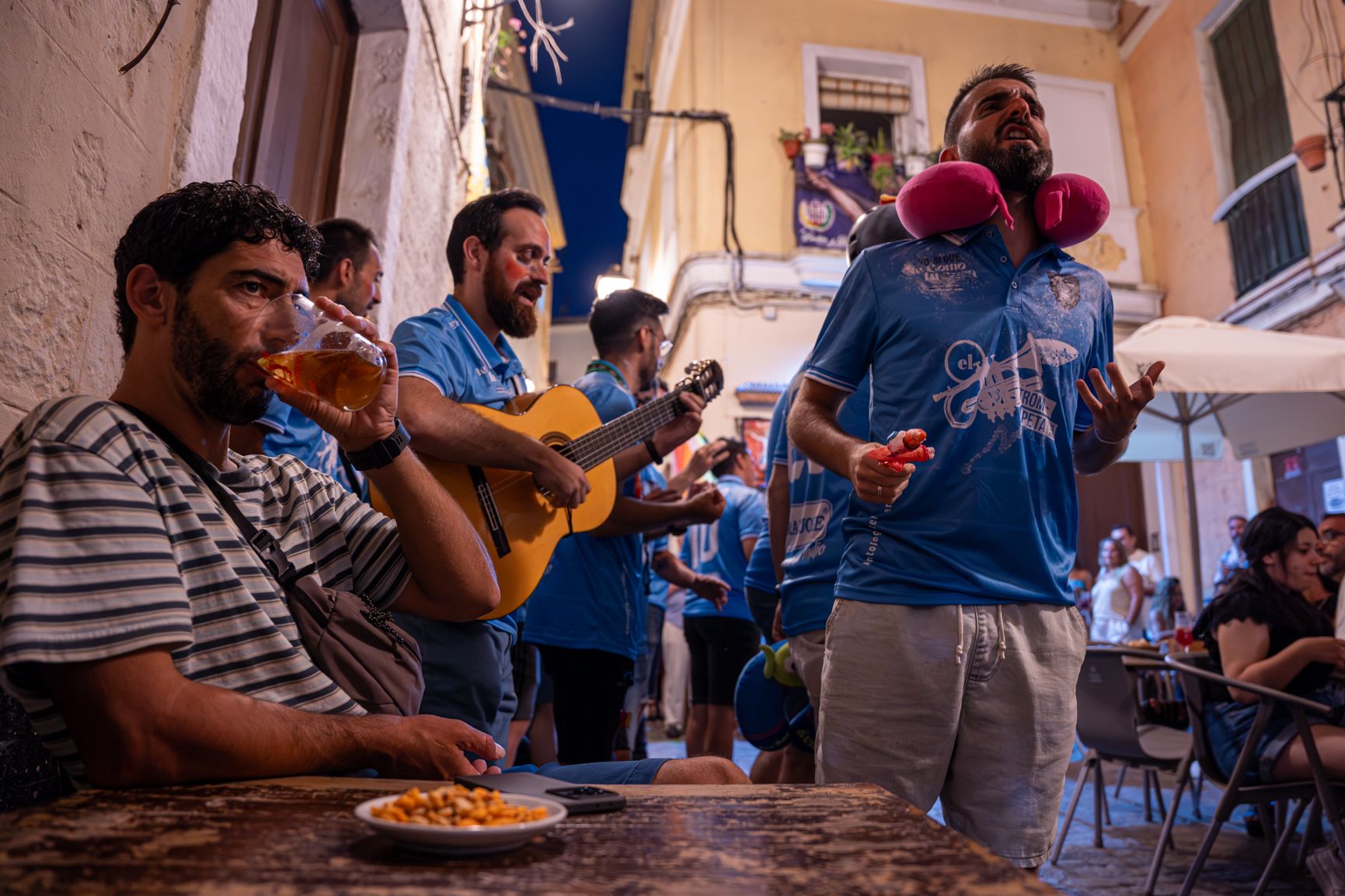 La noche de carnaval en el Pópulo, en imágenes.