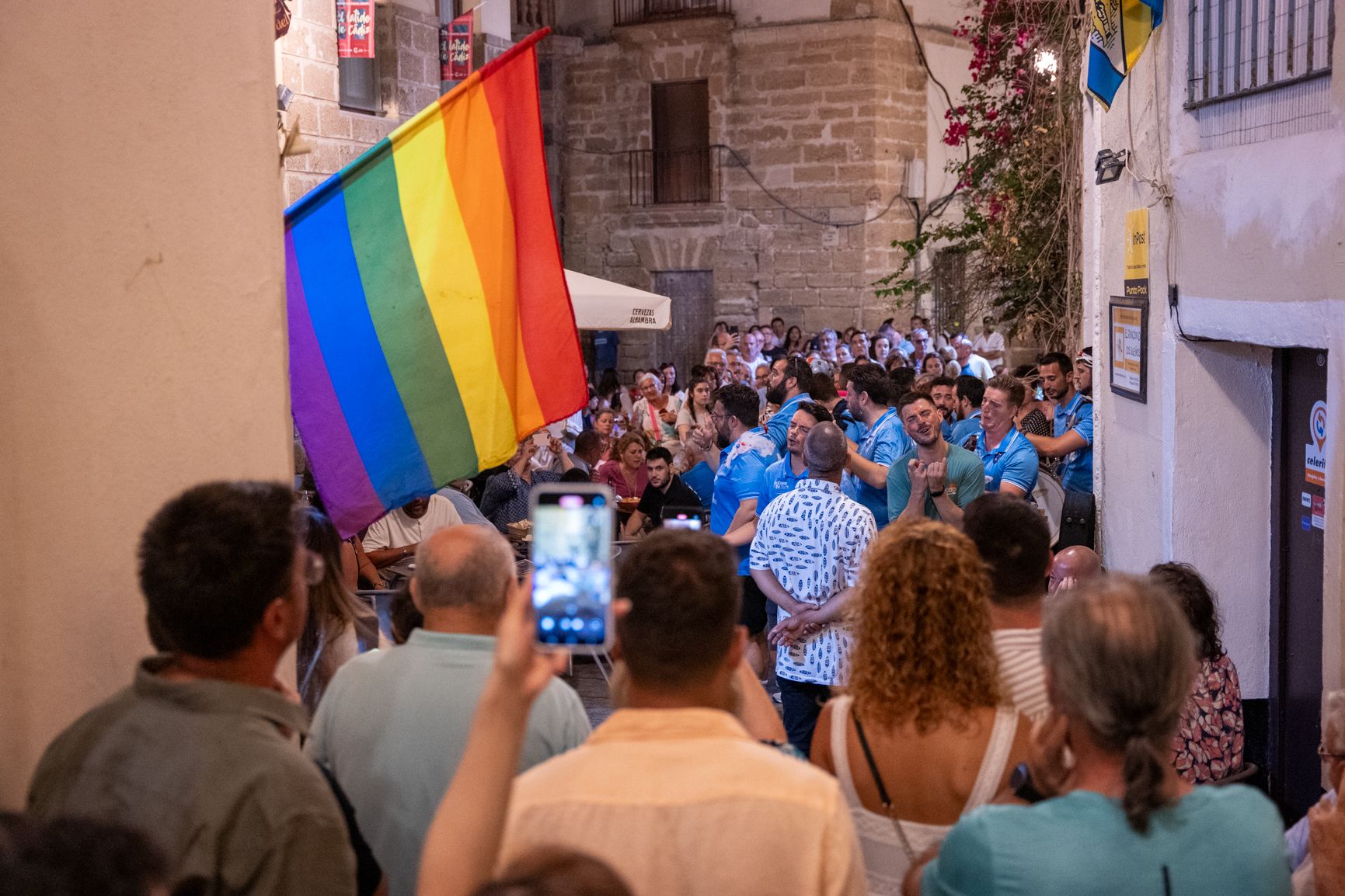 La noche de carnaval en el Pópulo, en imágenes.