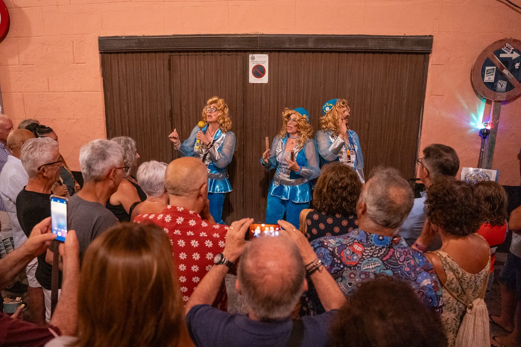 La noche de carnaval en el Pópulo, en imágenes.