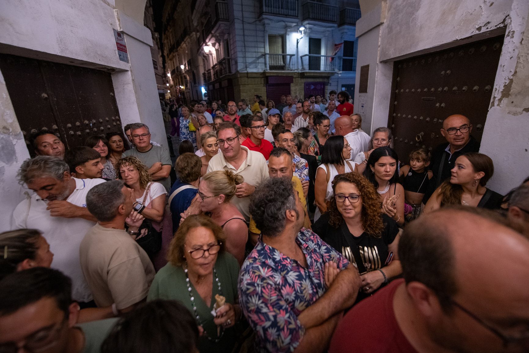 La noche de carnaval en el Pópulo, en imágenes.
