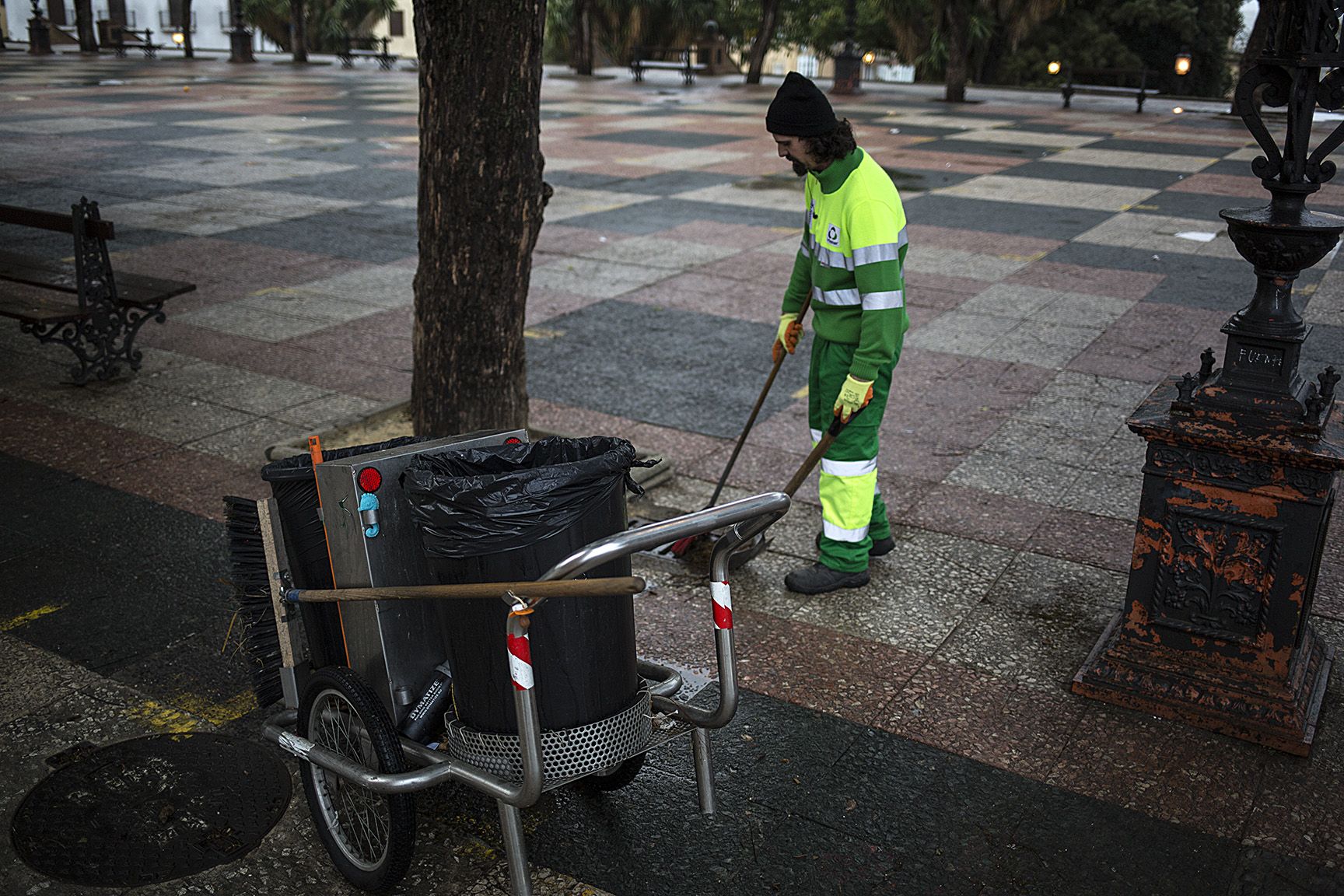 Un operario de la limpieza viaria, en una imagen de archivo. FOTO: JAVIER FERGO