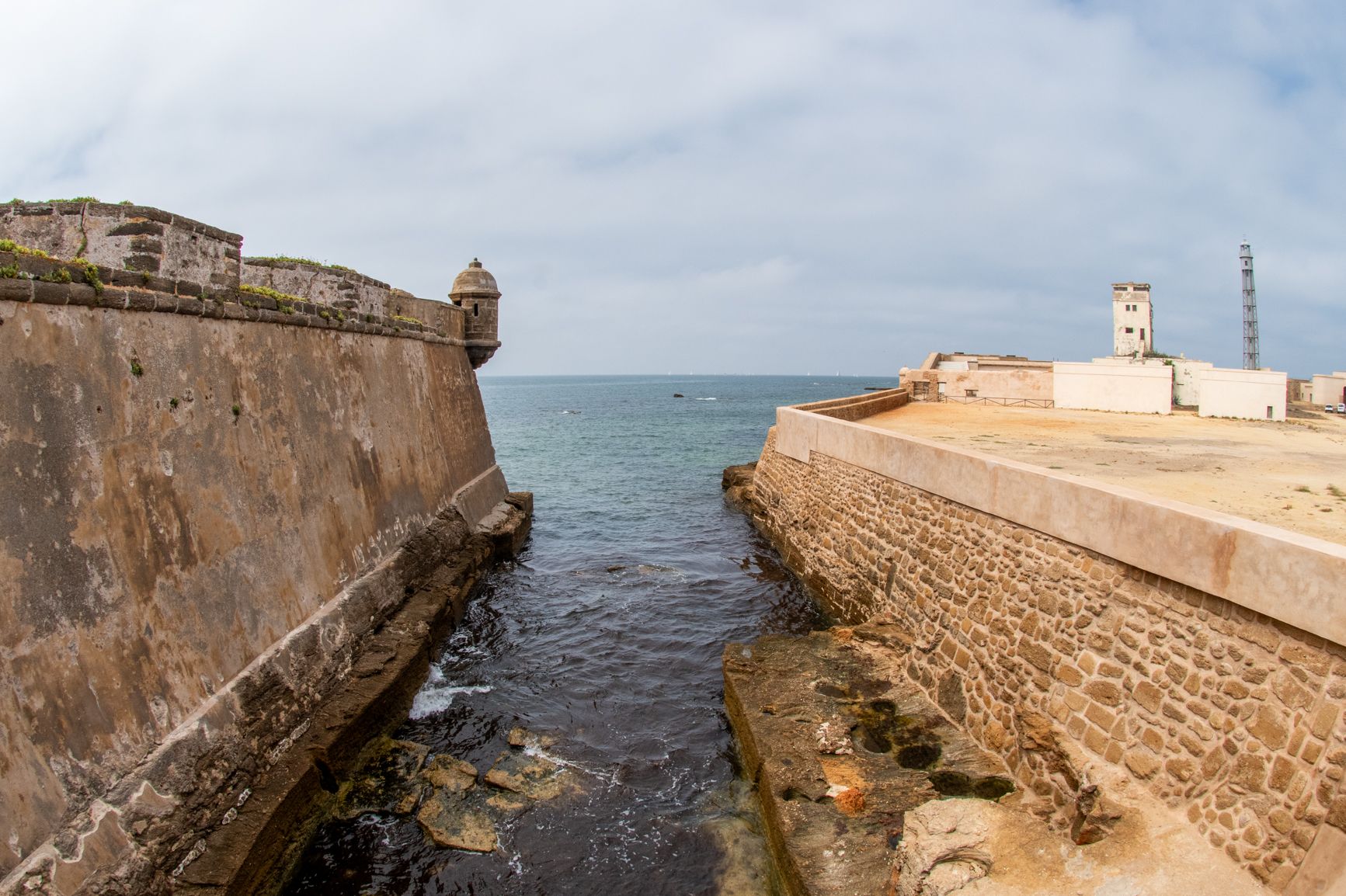 El Castillo de San Sebastián de Cádiz, en imágenes.