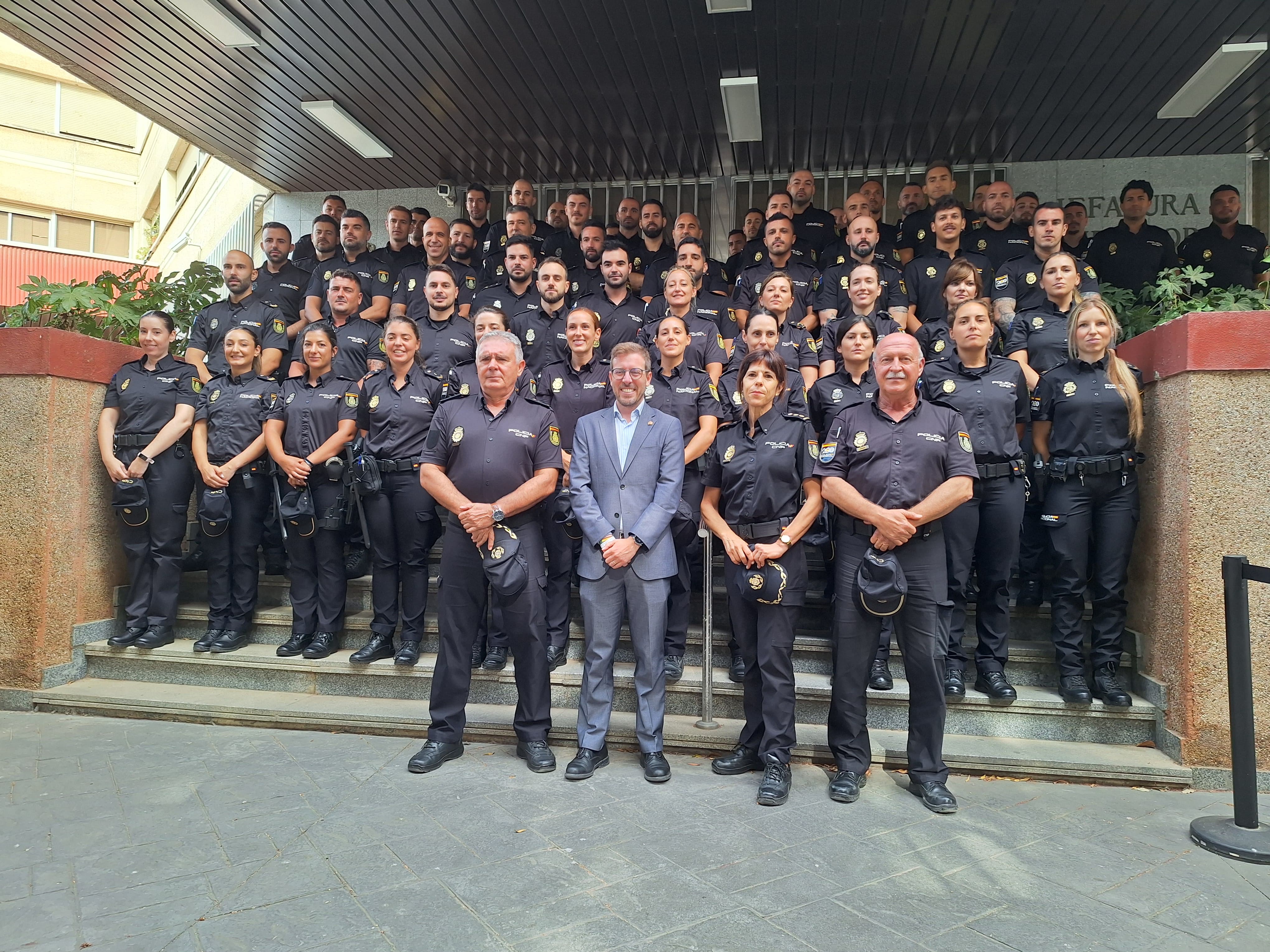 Los nuevos agentes de Policía Nacional que se incorporan en Sevilla.