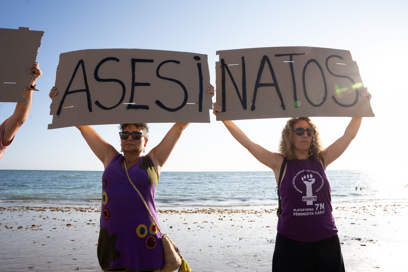 Marcha performance contra la violencia machista en Cádiz
