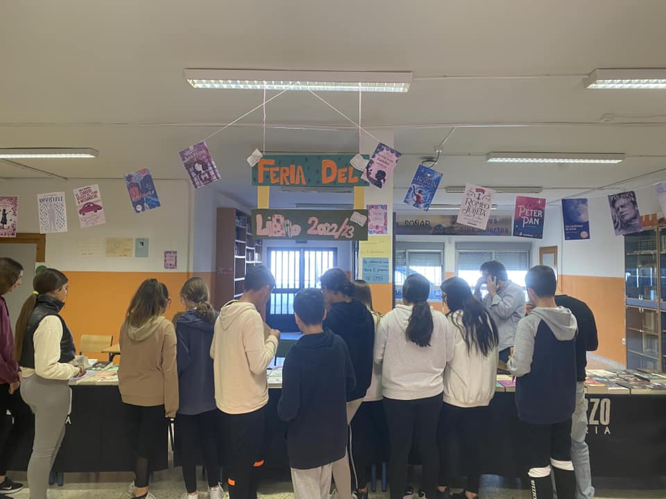 La Feria del Libro de 2023 en el IES Los Molinos, en una imagen publicada por la AMPA en redes sociales.