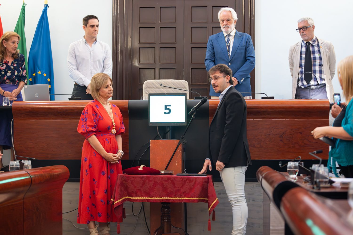 El pleno urgente de agosto en Jerez, en imágenes: el estreno de un nuevo edil socialista en una sesión muy 'económica'.