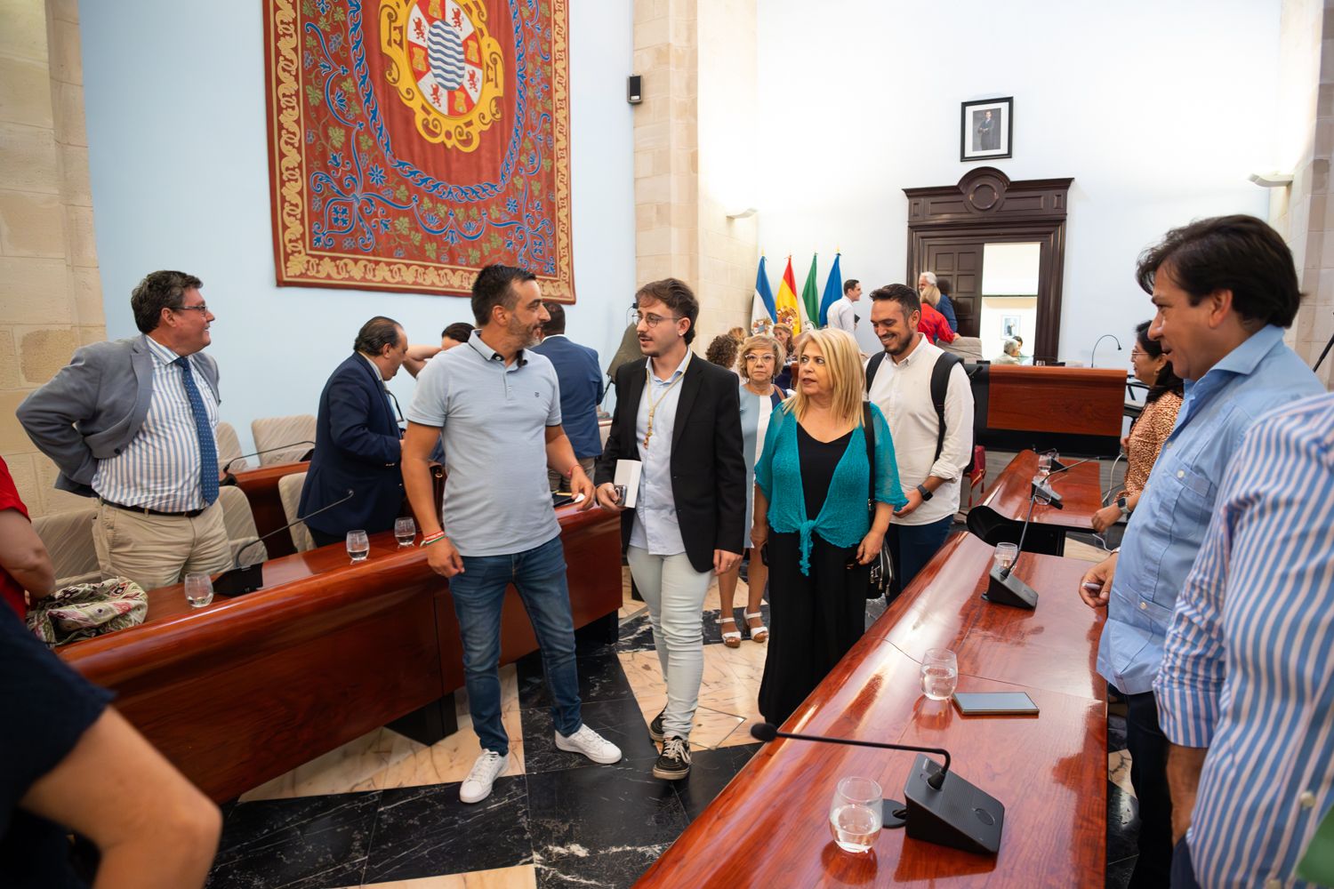 El pleno urgente de agosto en Jerez, en imágenes: el estreno de un nuevo edil socialista en una sesión muy 'económica'.