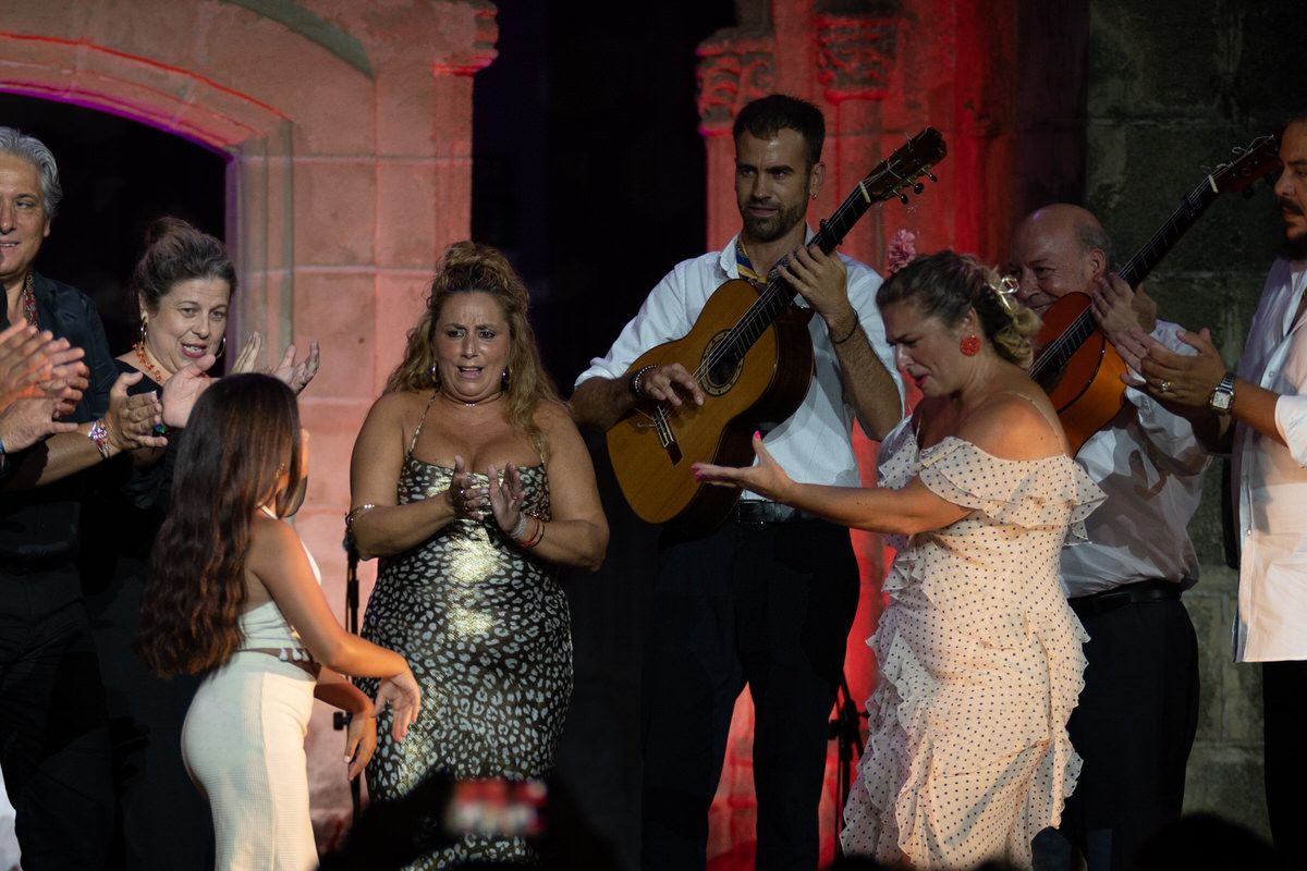 Fin de Fiesta por bulerías con Pastora Galván, Triana Vargas y Rocío Jiménez al baile en el último Viernes Flamenco de Jerez Fin de Fiesta por bulerías con Pastora Galván, Triana Vargas y Rocío Jiménez al baile en el último Viernes Flamenco de Jerez