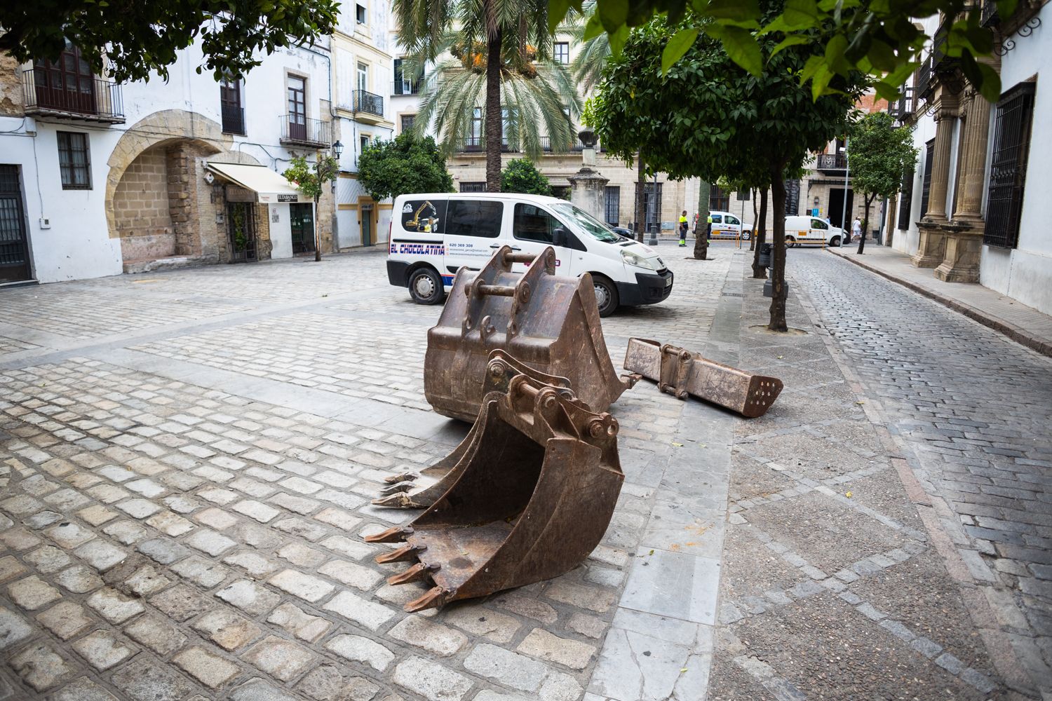 La maquinaria en el centro de Jerez por las obras.
