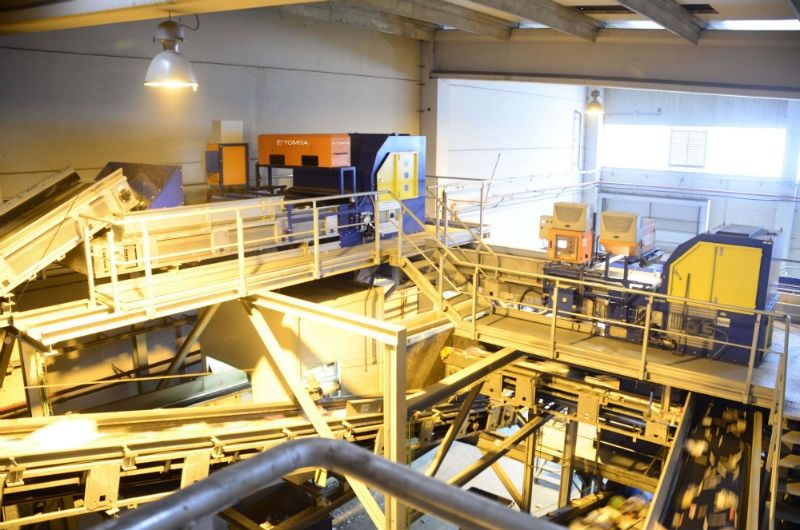 El interior de la planta de reciclaje de Alhendín, en Granada.