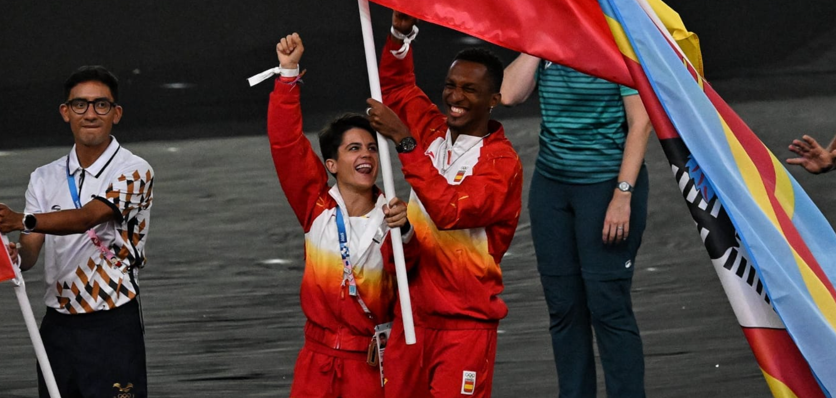 María Pérez, que se lleva a Granada oro y plata, en la ceremonia de clausura de los Juegos de París. María Pérez, que se lleva a Granada oro y plata, en la ceremonia de clausura de los Juegos de París.