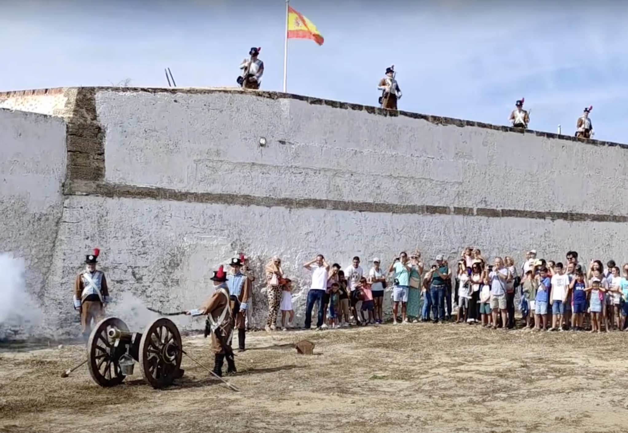 Ceremonia conmemorativa del 'Cañonazo de Las Cortes' en el baluarte de Puente Suazo.
