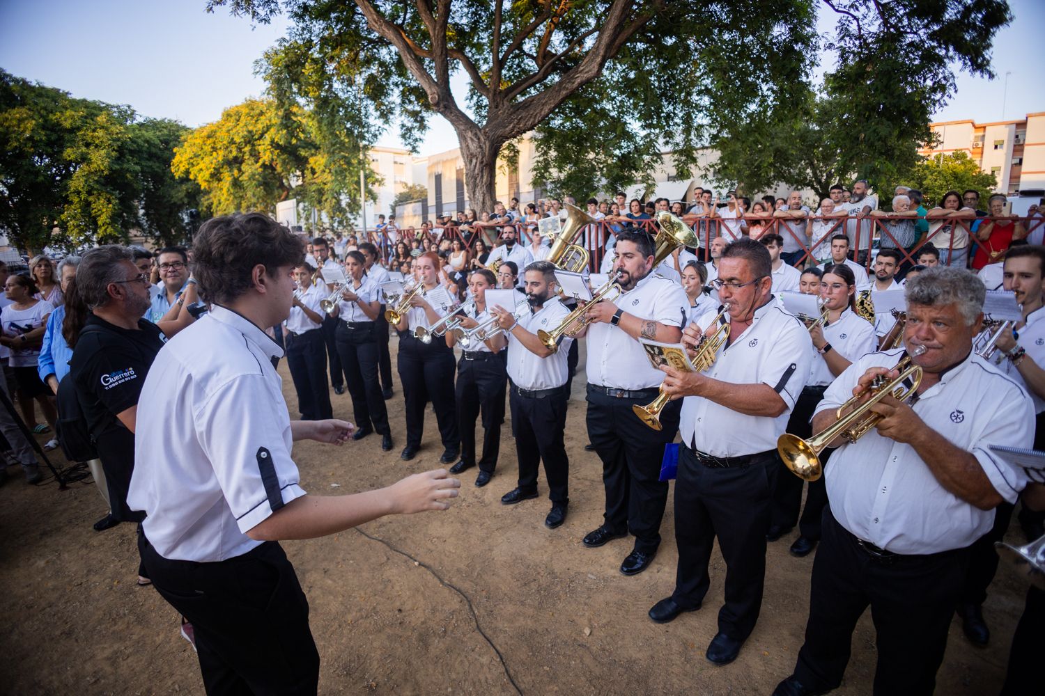 Colocación de la primera piedra de la casa de hermandad de Bondad y Misericordia