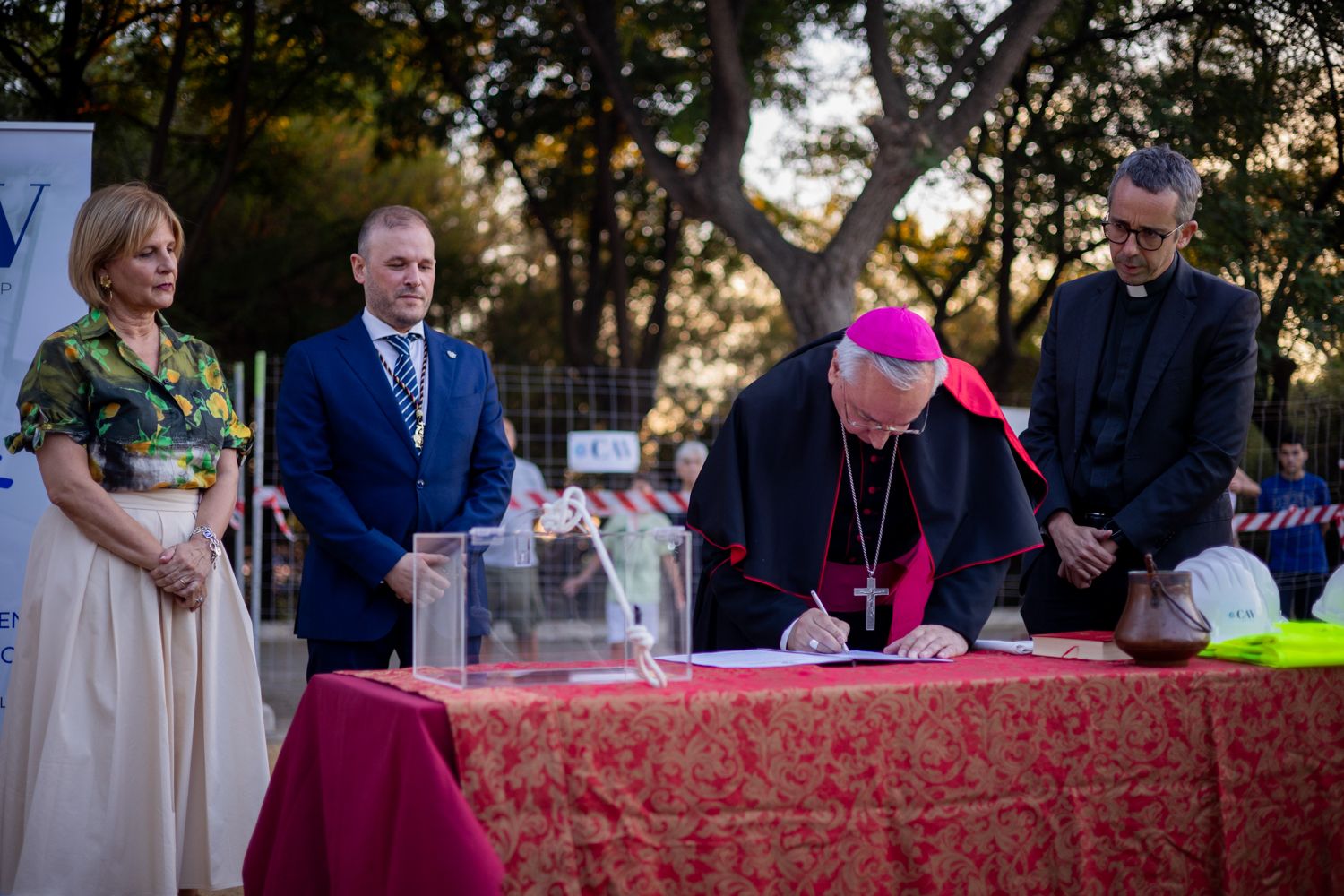 Colocación de la primera piedra de la casa de hermandad de Bondad y Misericordia