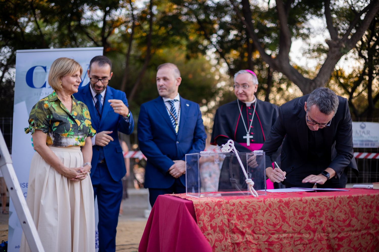 Colocación de la primera piedra de la casa de hermandad de Bondad y Misericordia