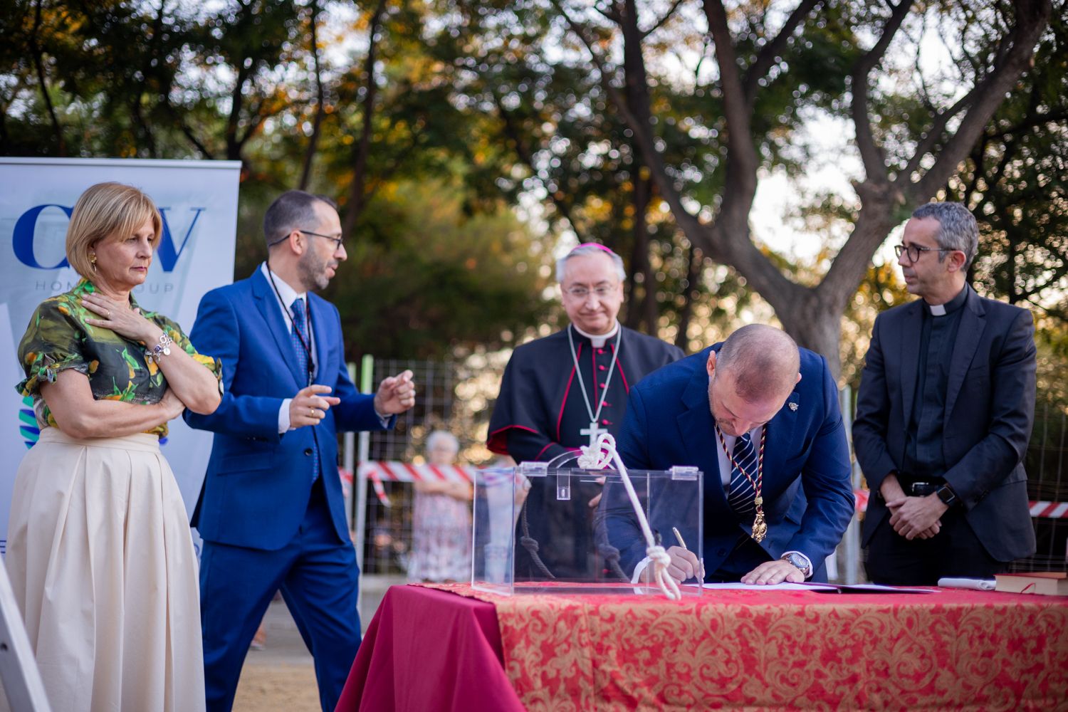 Colocación de la primera piedra de la casa de hermandad de Bondad y Misericordia