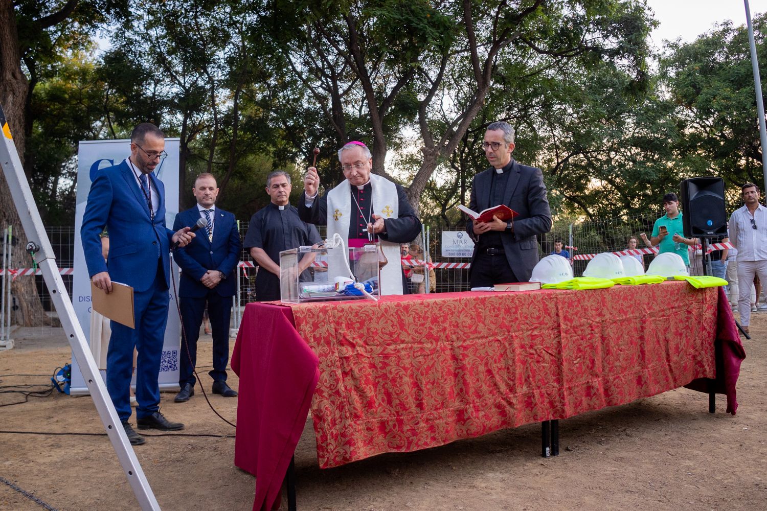 Colocación de la primera piedra de la casa de hermandad de Bondad y Misericordia