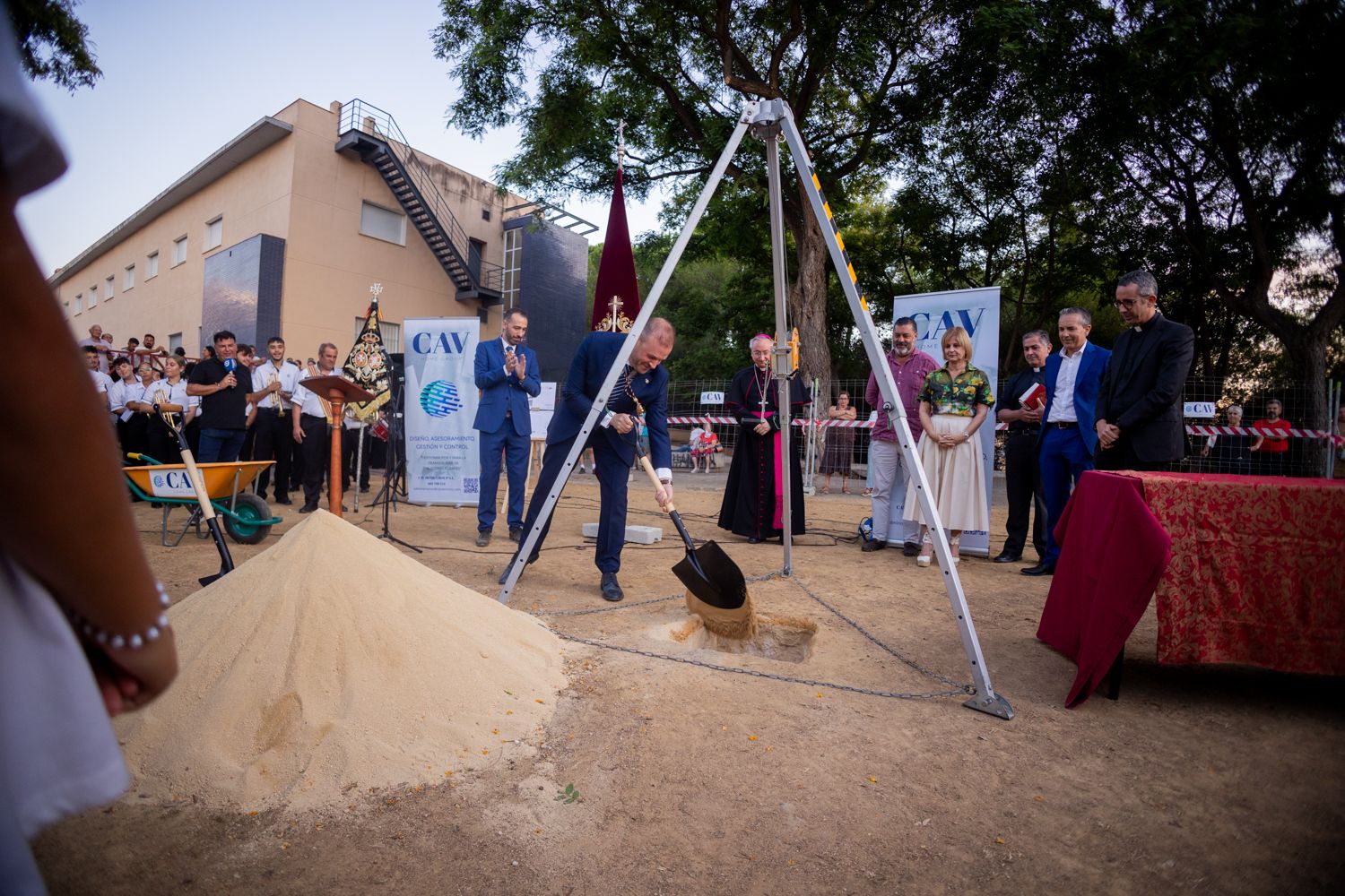 Colocación de la primera piedra de la casa de hermandad de Bondad y Misericordia