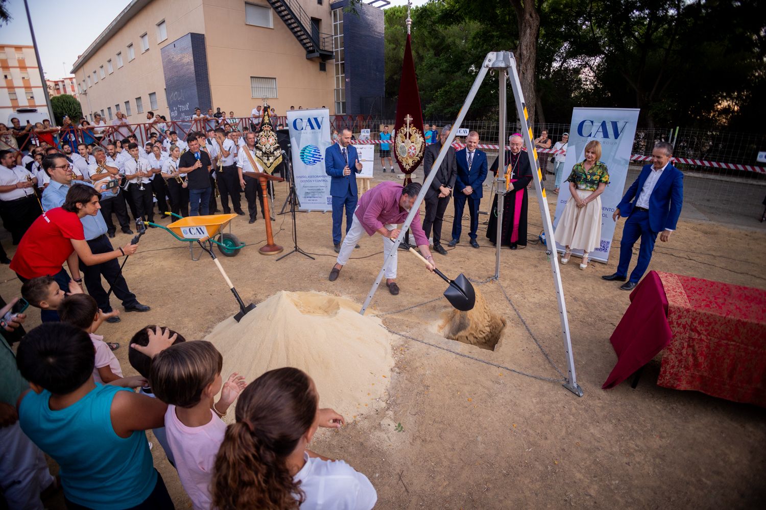 Colocación de la primera piedra de la casa de hermandad de Bondad y Misericordia