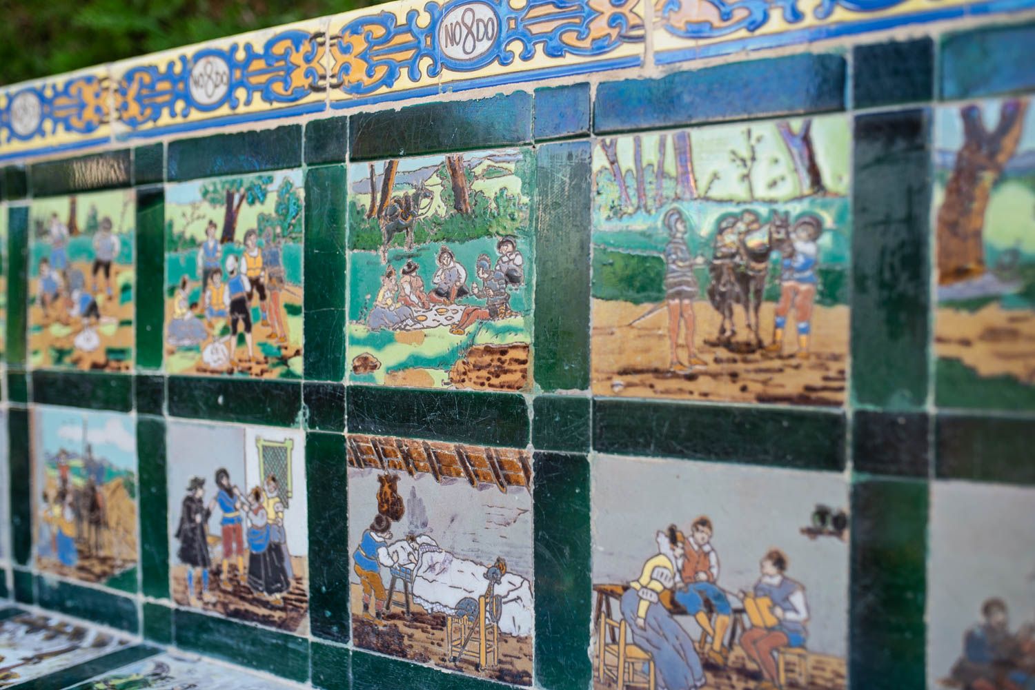 Detalles de la Glorieta de Cervantes del Parque María Luisa