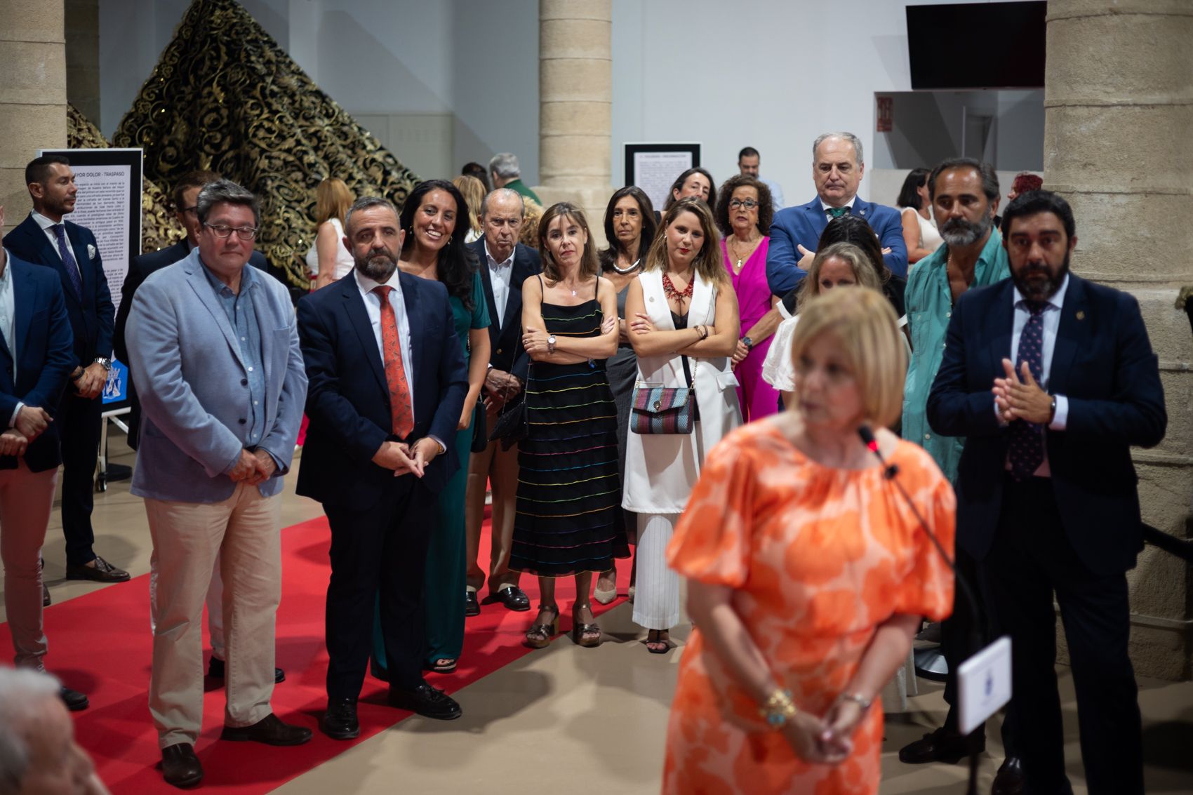 Así es la exposición 'Con Oro de Ofir' sobre mantos en Jerez.