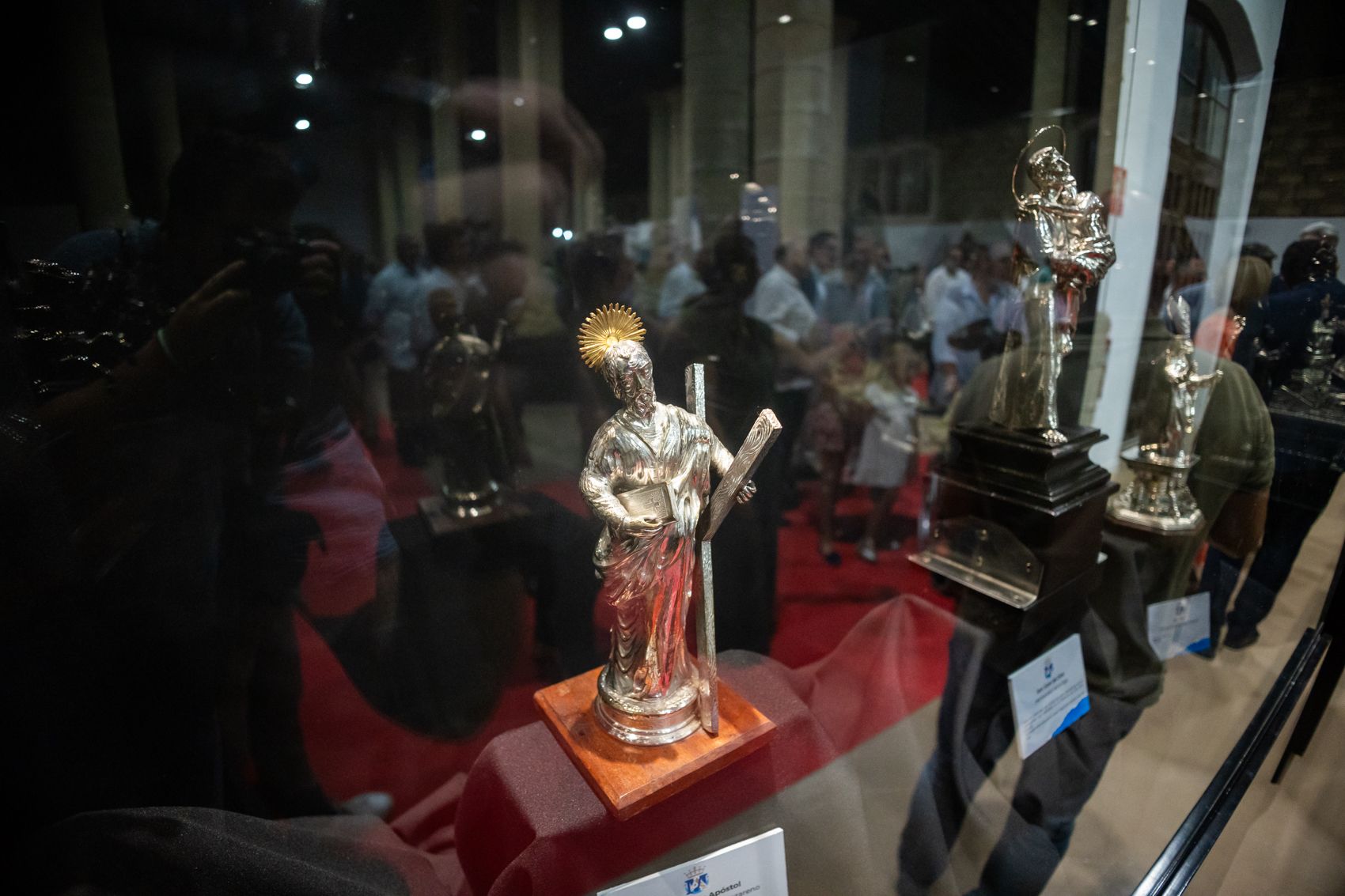 Así es la exposición 'Con Oro de Ofir' sobre mantos en Jerez.