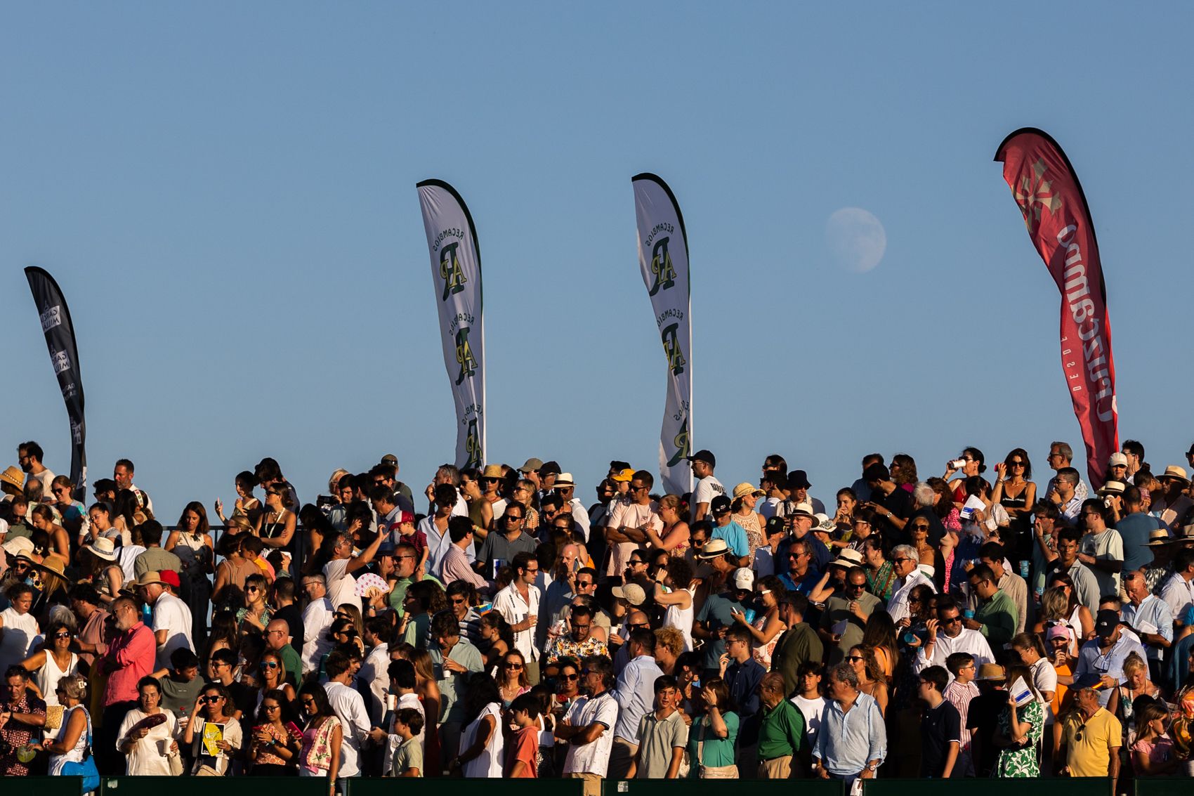Segunda jornada del primer ciclo de las carreras de caballos en Sanlúcar