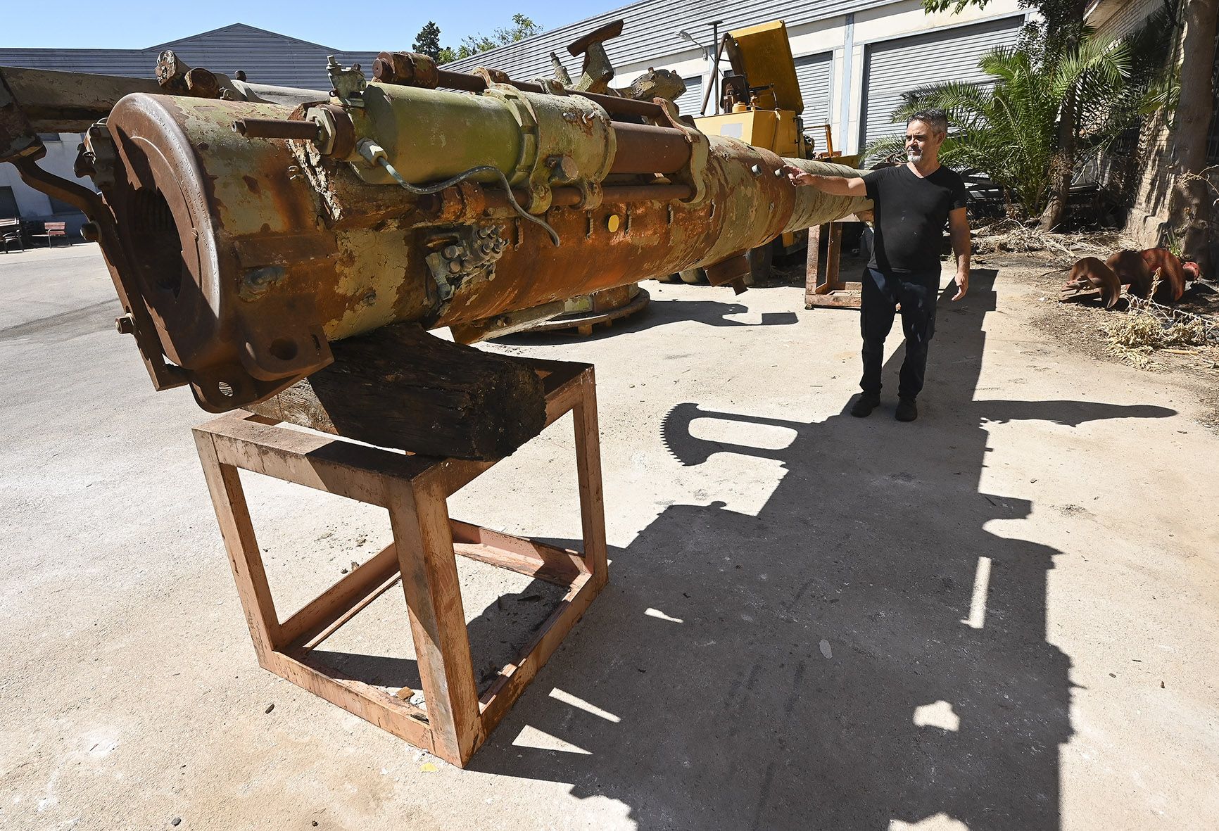 La pieza de artillería hallada en el Taller de Fiestas.