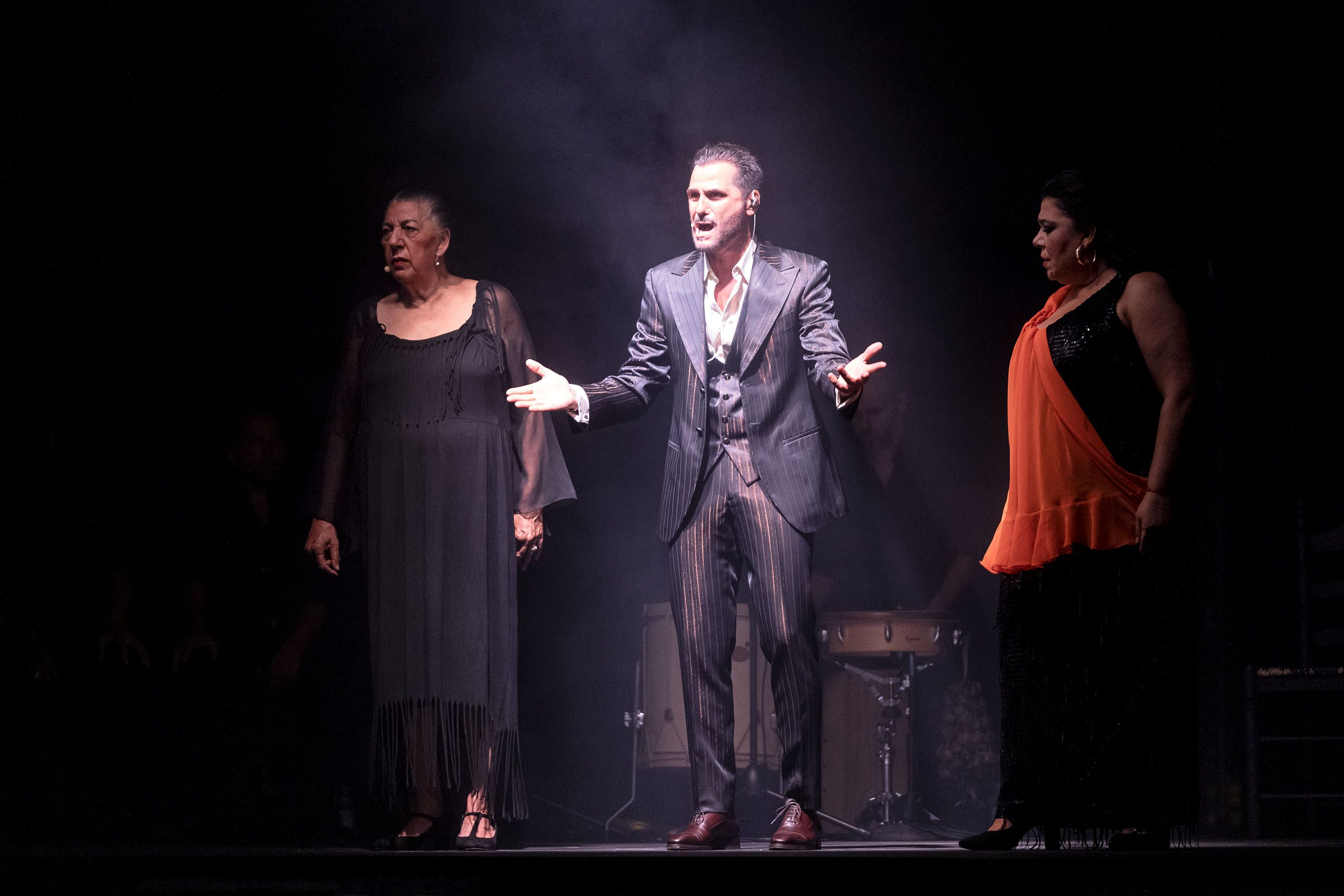 David Carpio, junto a Juana la del Pipa y La Macanita, en la Fiesta de la Bulería 2024.