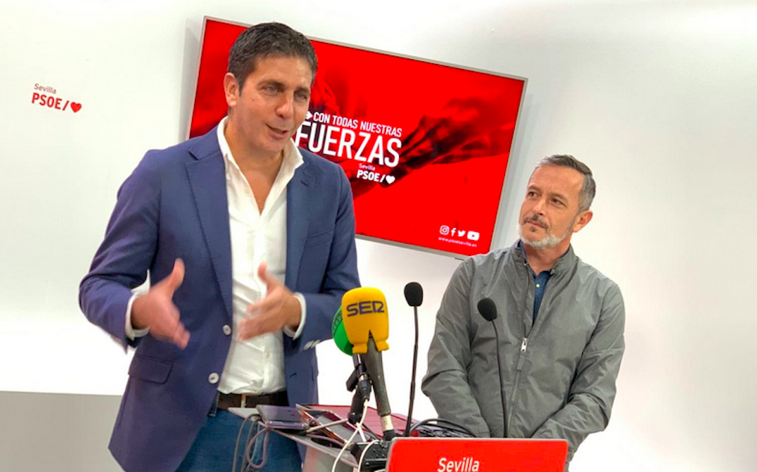 Pedro Madroñal explicando las propuestas del PSOE.