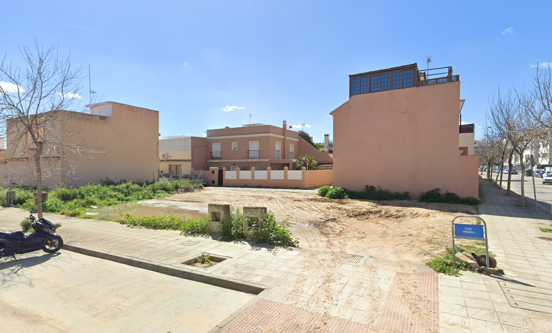 El inmueble que sale a subasta en Jerez.