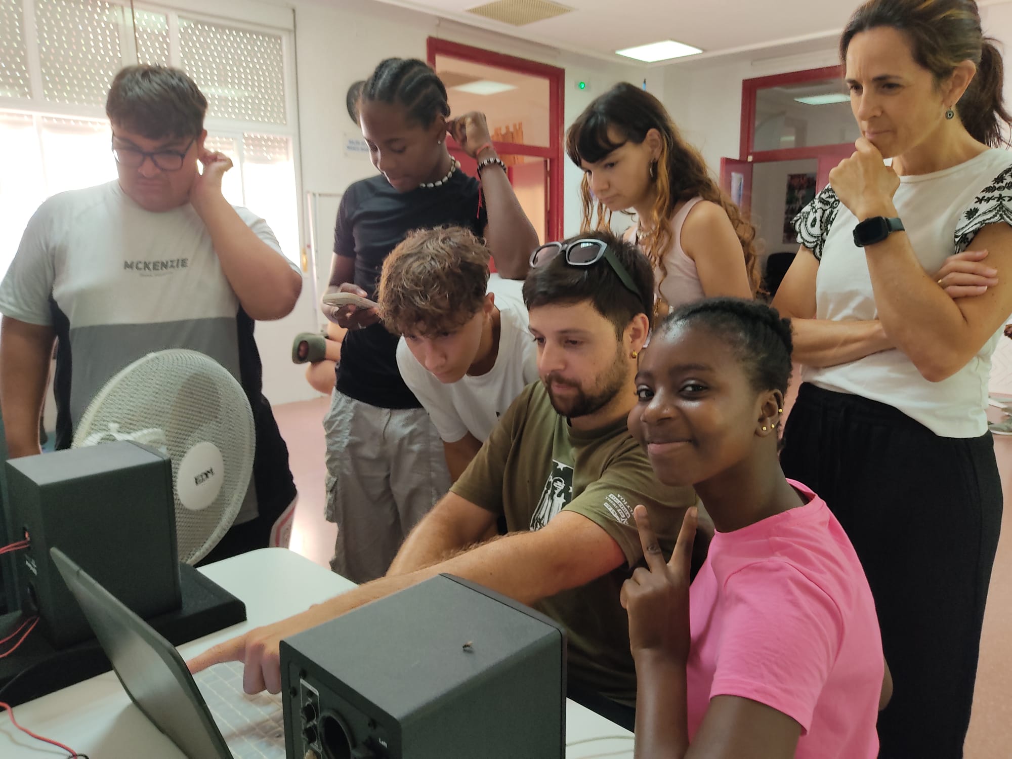 Algunos de los participantes en el taller durante su desarrollo. 
