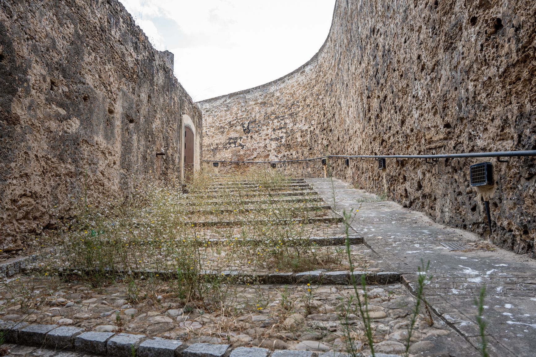 Una de las escaleras de las Puertas de Tierra 