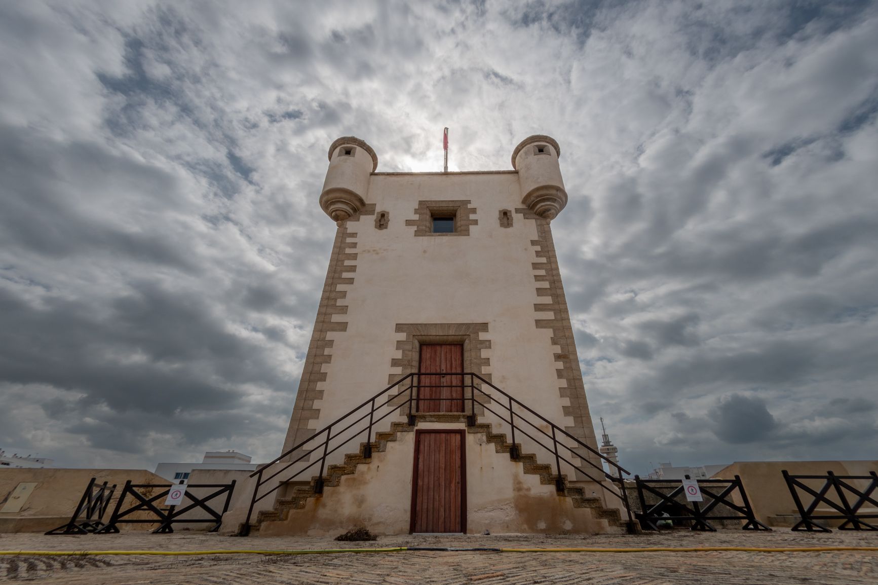 Las Puertas de Tierra dieron el aviso tras una grieta detectada hace unos días