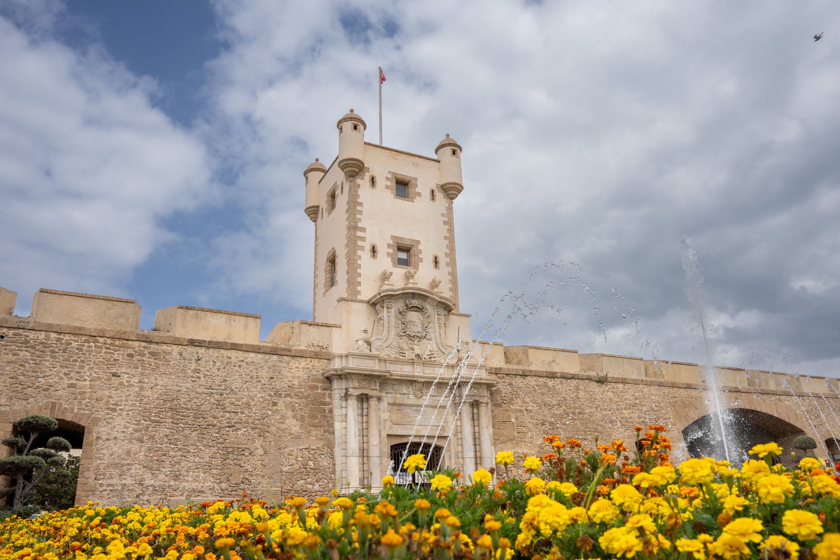 Una vista de las Puertas de Tierra 