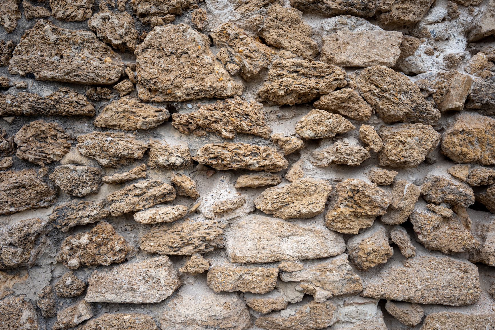 Piedras en las Puertas de Tierra 