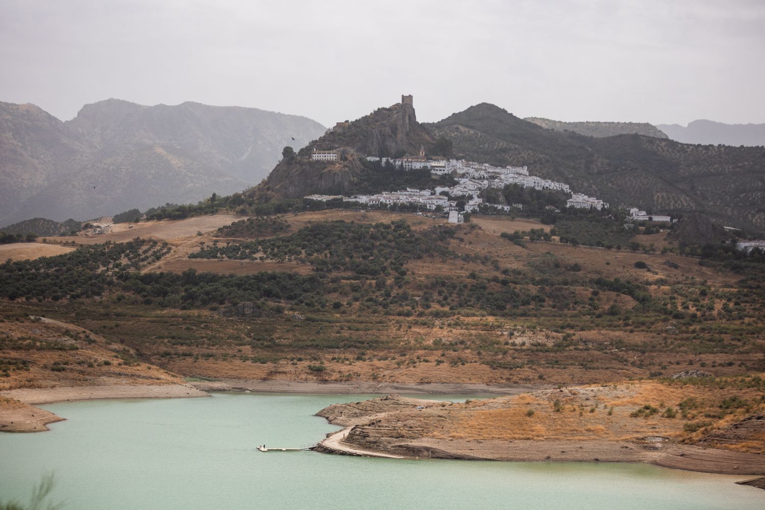 Zahara de la Sierra, un de los pueblos declarados de los Más Bonitos de España. 