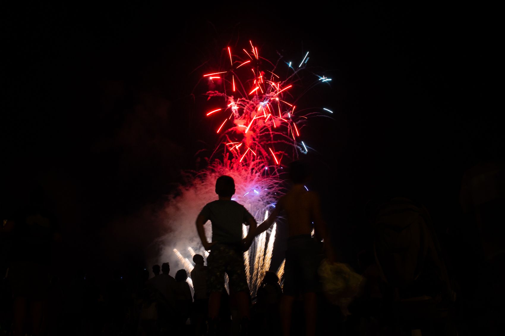 Fuegos artificiales al finalizar las fiestas en Puerto Real