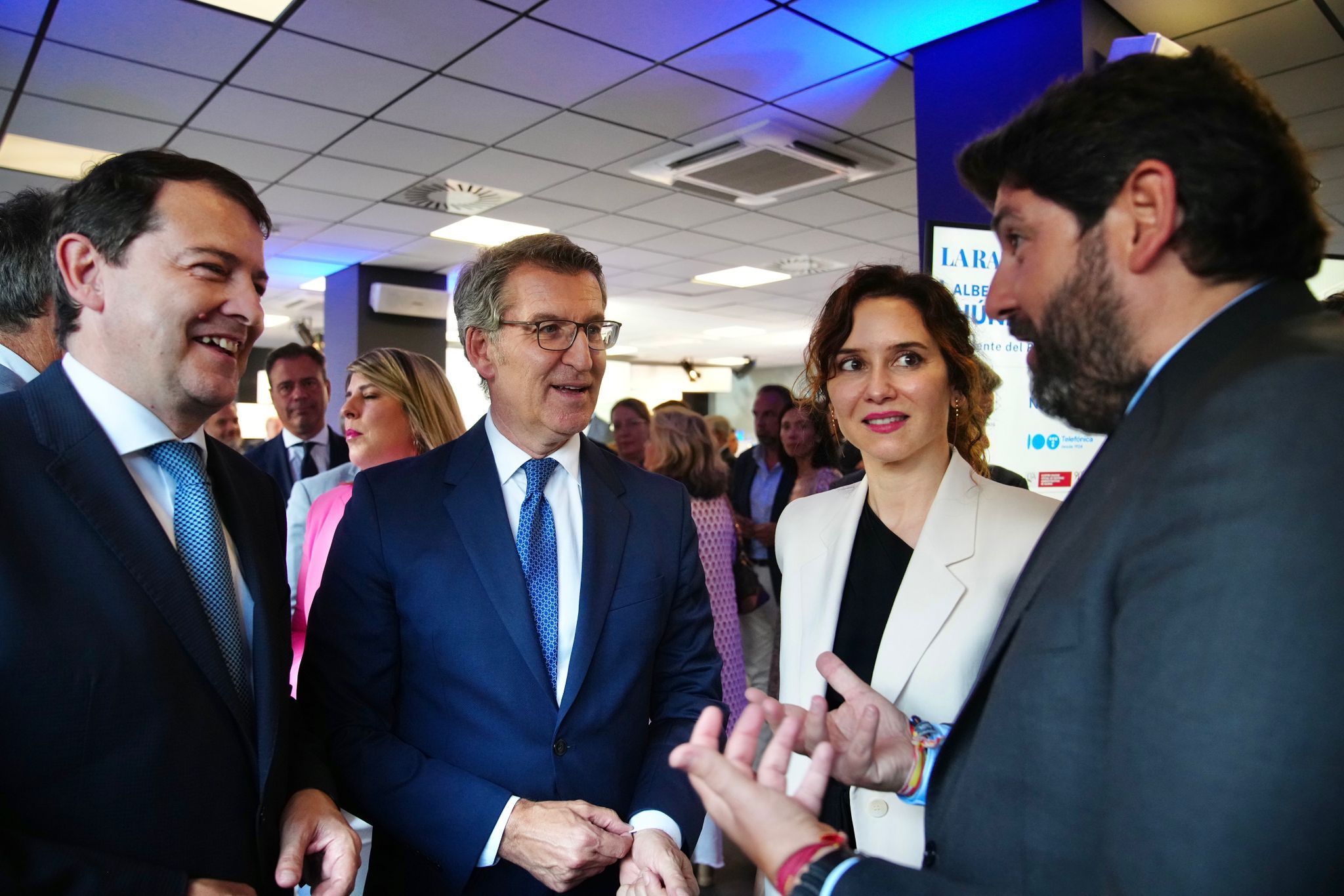 Feijóo, en un encuentro en el que participó con dirigentes autonómicos del PP semanas atrás.