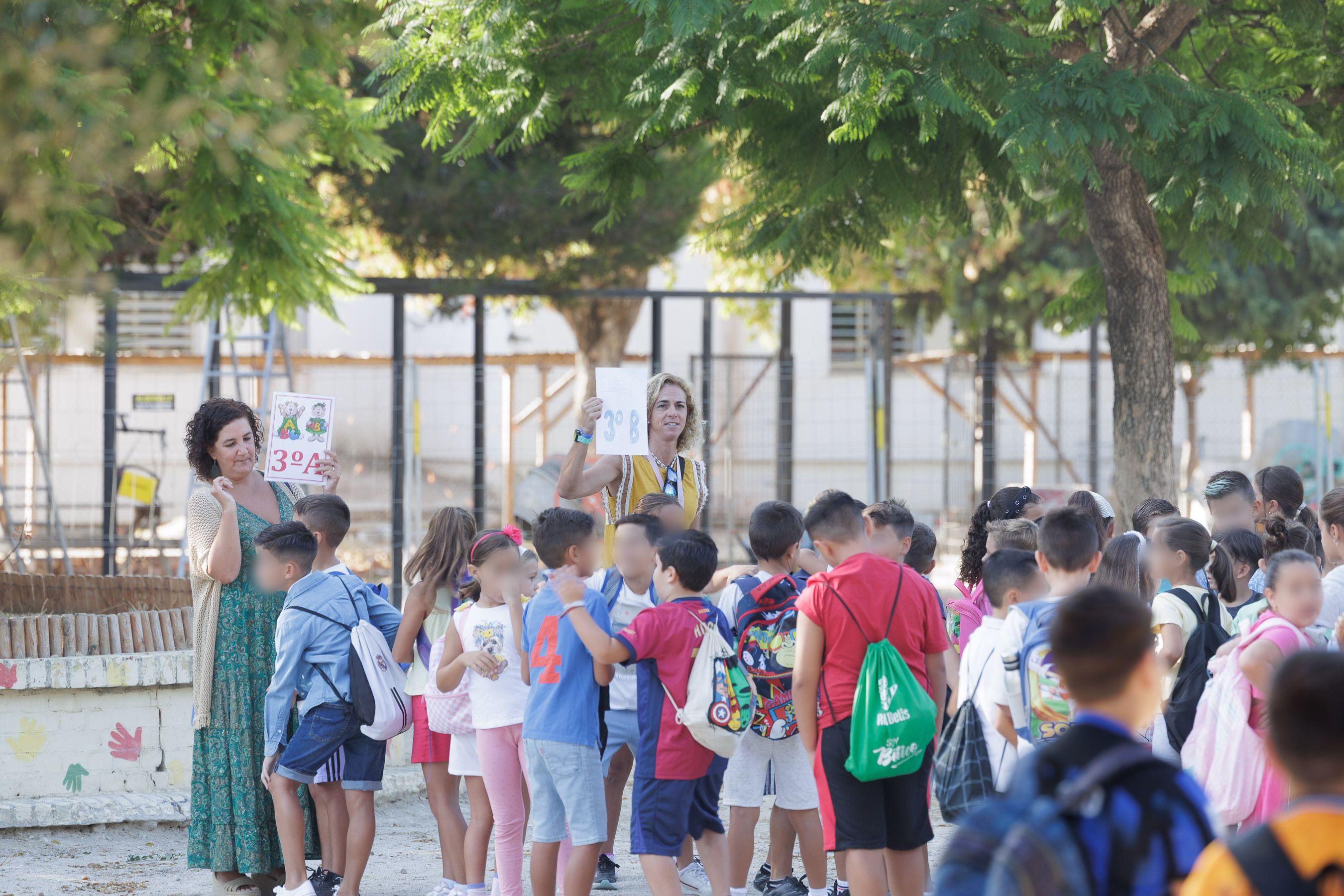 Niños en una fotografía de archivo de la vuelta al cole en el CEIP Elio Antonio de Nebrija de Jerez.